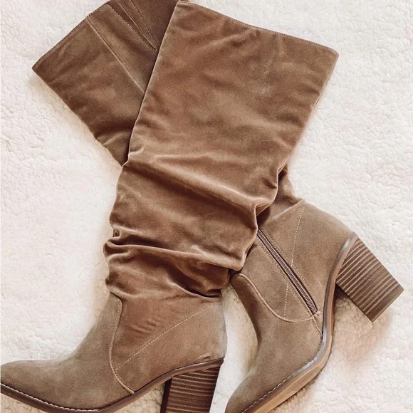 Suede knee high slouchy boots - Picture 7 of 7